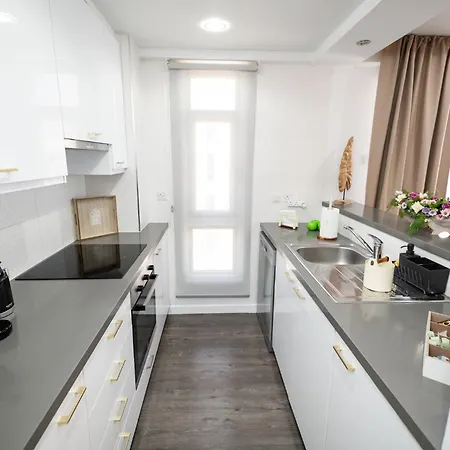 Lazuli Beachfront Sea View Ap144 Λάρνακα