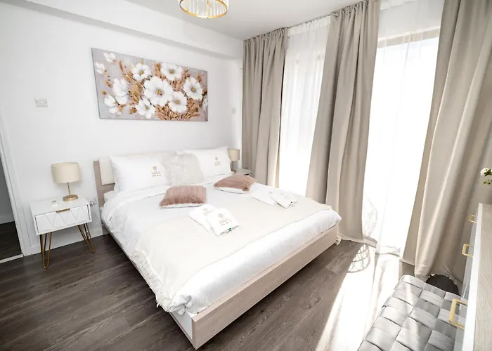 Lazuli Beachfront Sea View Ap144 *