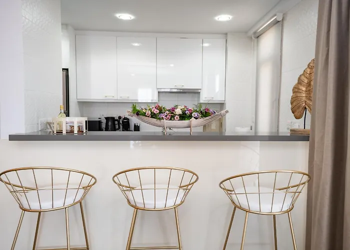 Lazuli Beachfront Sea View Ap144 Ларнака