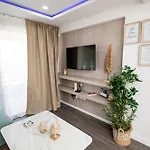 Lazuli Beachfront Sea View Ap144 شقة لارنكا
